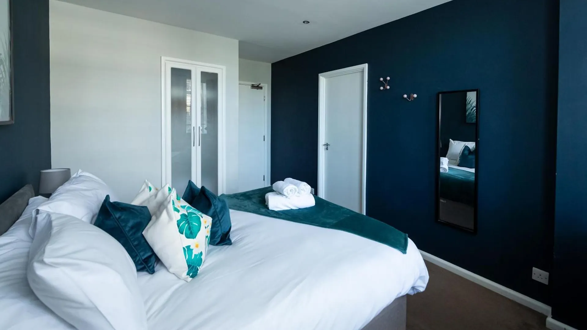 Executive Apartment, City Central Hove 0*,